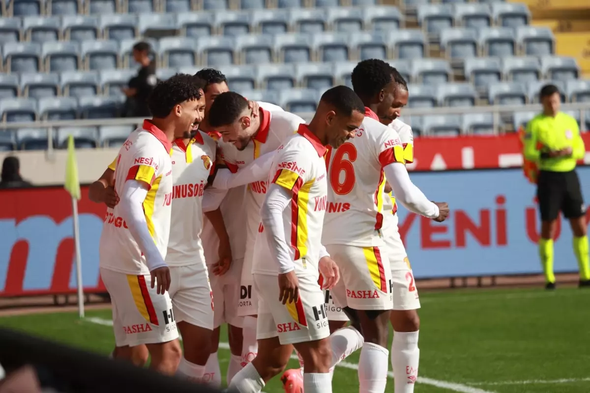 Göztepe, Hatayspor ile Berabere Kalarak Üst Sıralara Çıkma Fırsatını Tepti